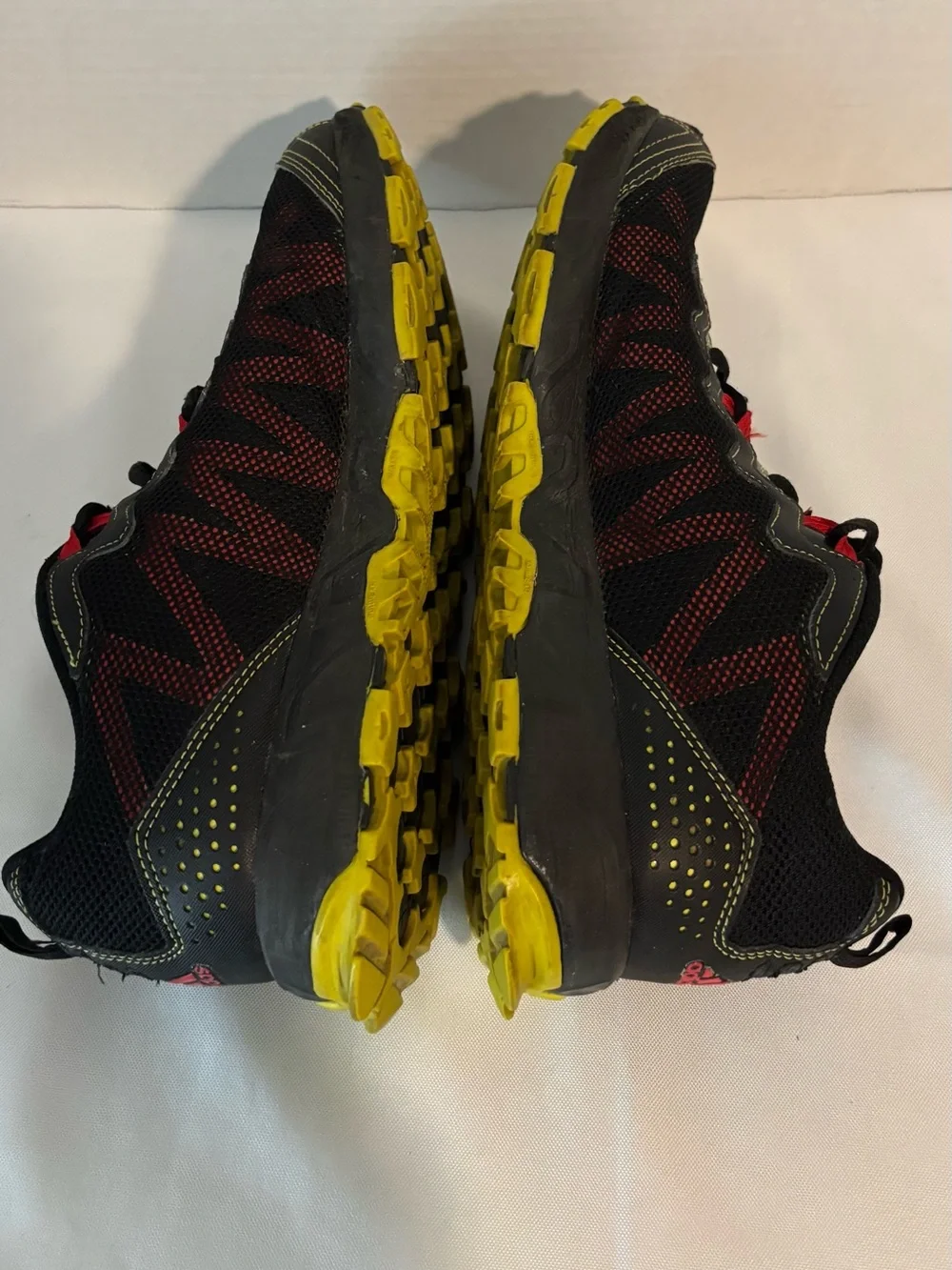 ADIDAS VIGOR TR 3  Men's Black, Red & Neon Yellow Trail Running Sneakers SZ 9.5